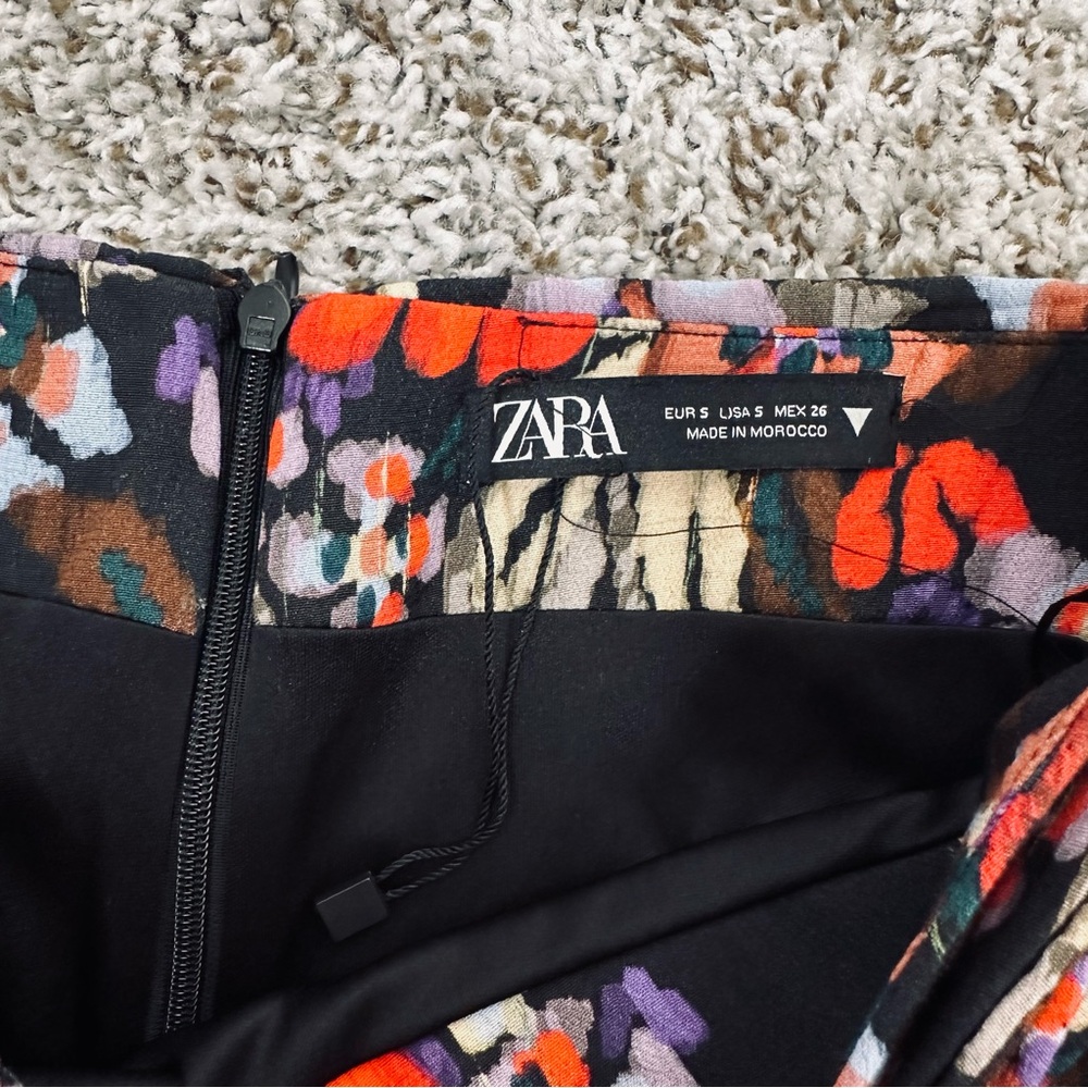 NWOT Zara Red Floral Mini Skirt - Picture 4 of 7